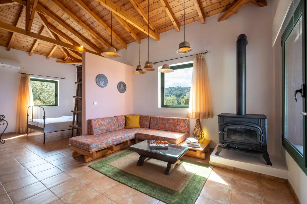 Chamaloni Cottages Finikounda Exterior foto